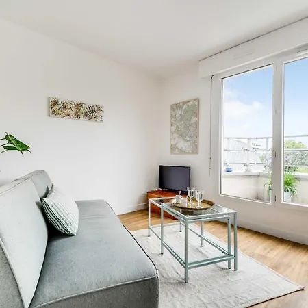 Cozy 1p With Balcony - Vakantiehuis Suresnes