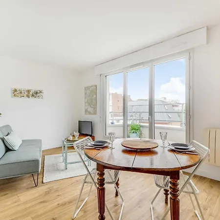 Cozy 1p With Balcony -
